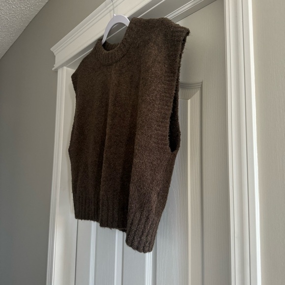 Madewell Bouclé sweater vest in hthr brownstone color size M - Picture 6 of 12